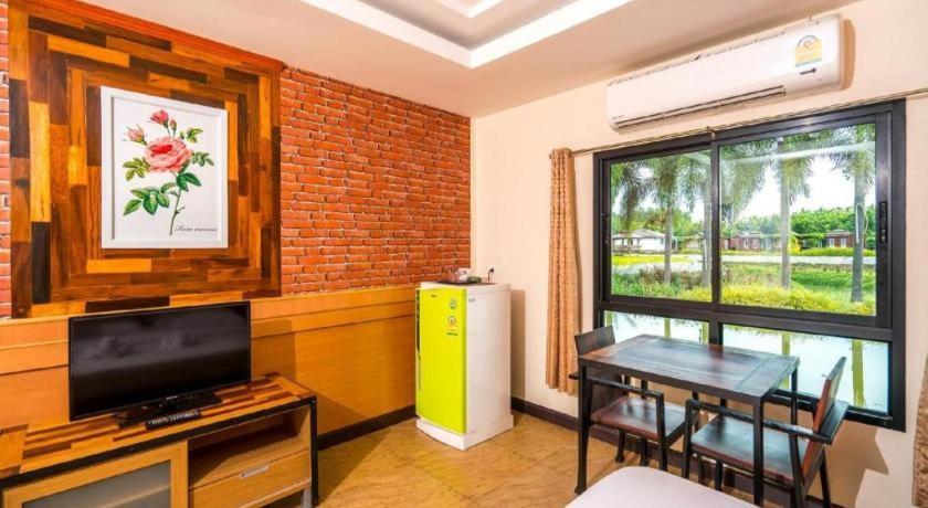 Prew Lom Chom Nam Resort Ban Phan Sadet Nok Buitenkant foto
