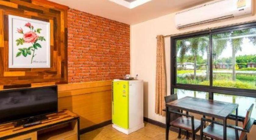 Prew Lom Chom Nam Resort Ban Phan Sadet Nok Buitenkant foto