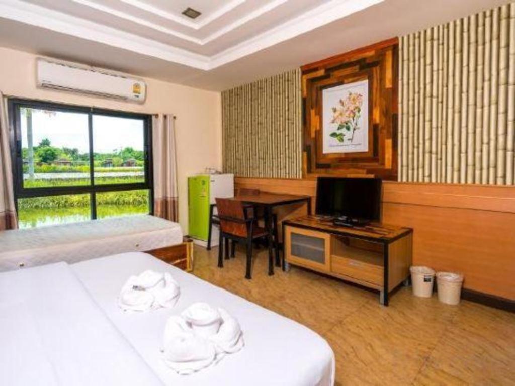Prew Lom Chom Nam Resort Ban Phan Sadet Nok Buitenkant foto