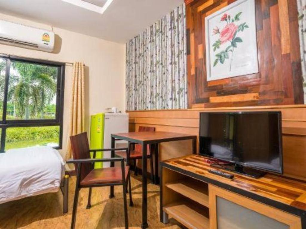 Prew Lom Chom Nam Resort Ban Phan Sadet Nok Buitenkant foto