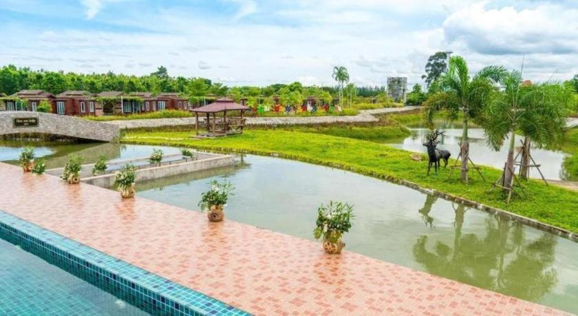 Prew Lom Chom Nam Resort Ban Phan Sadet Nok Buitenkant foto