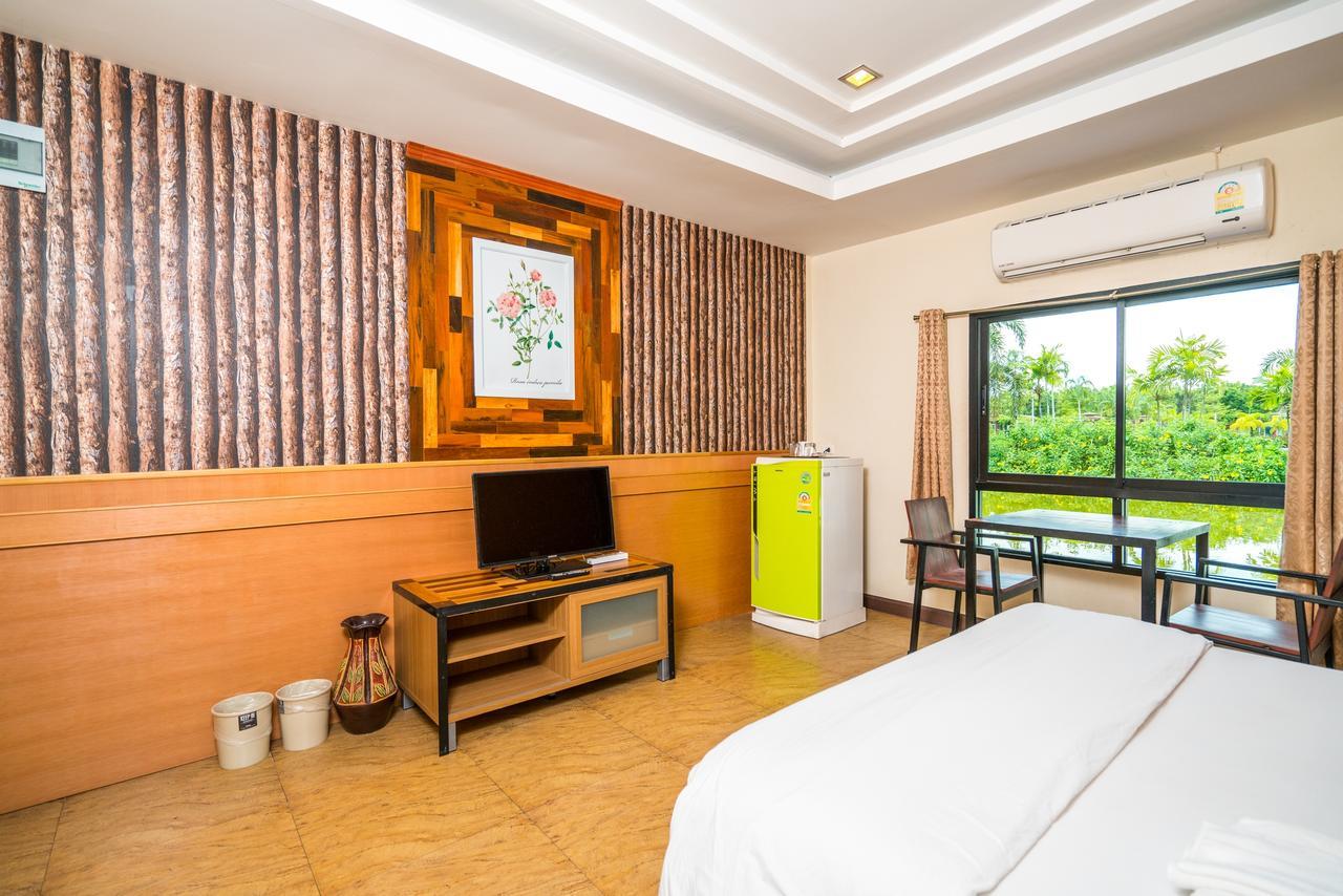 Prew Lom Chom Nam Resort Ban Phan Sadet Nok Buitenkant foto